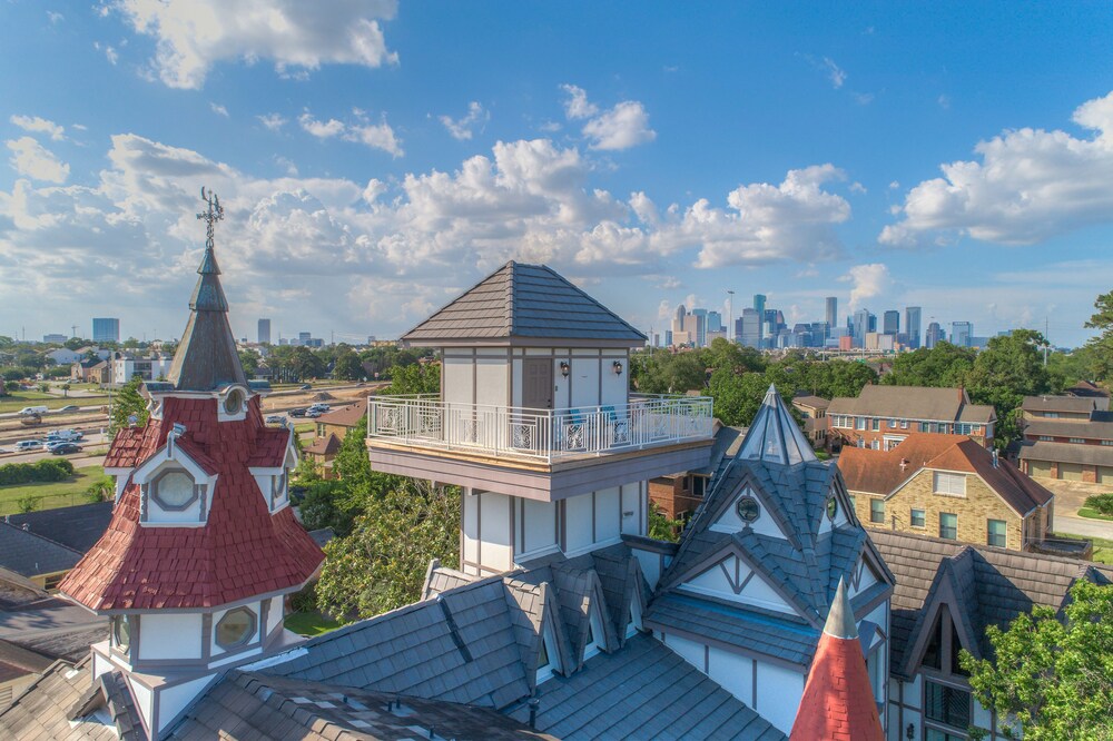 View from property, Houston Towers Inn Downtown Museum District Med. Ctr NRG - Adults Only