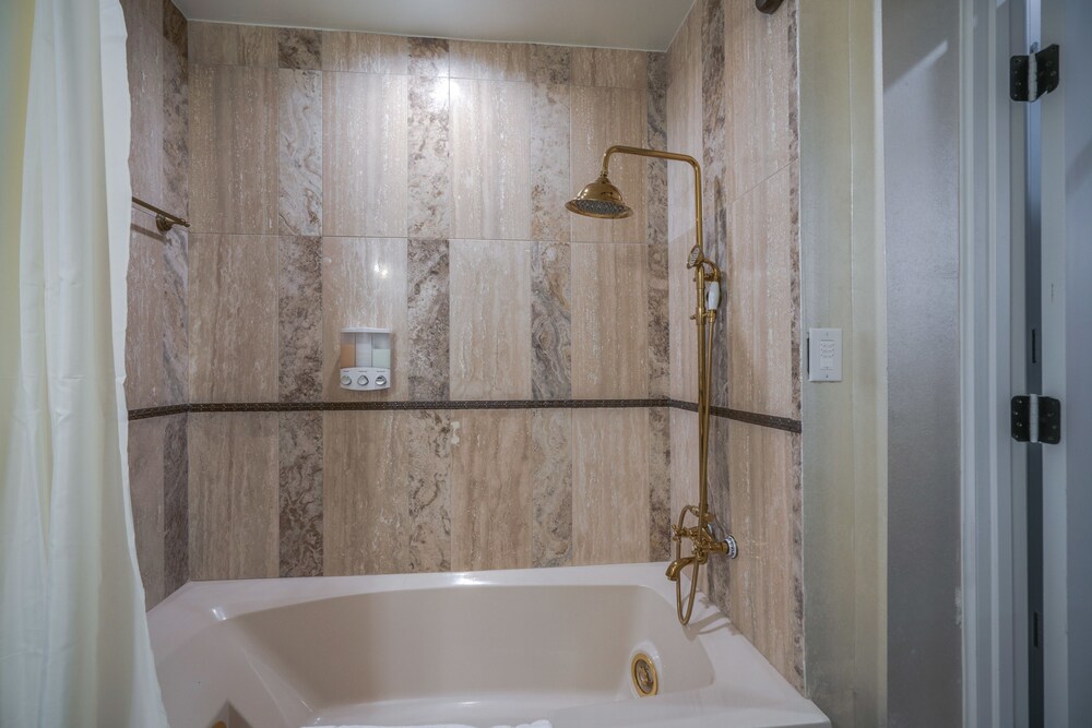 Jetted Tub