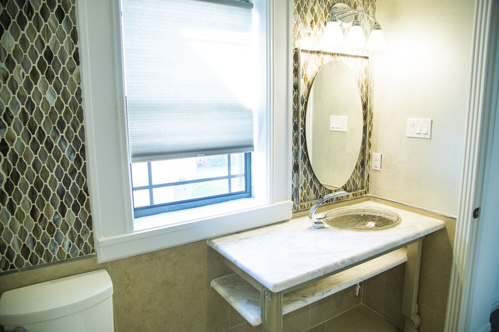 Bathroom, Houston Towers Inn Downtown Museum District Med. Ctr NRG - Adults Only