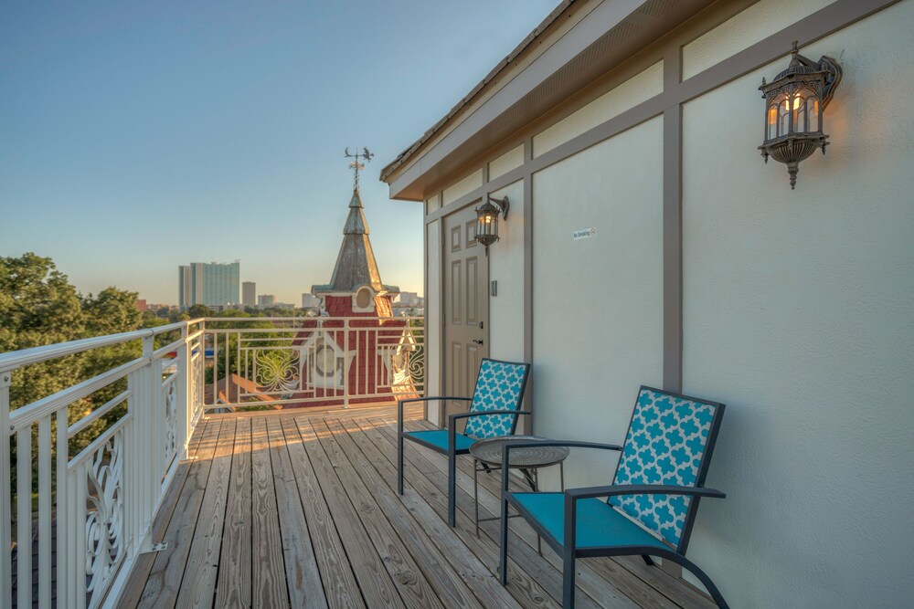 View from property, Houston Towers Inn Downtown Museum District Med. Ctr NRG - Adults Only