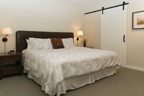 Spacious 1 Bedroom, Premier Location And Amenities