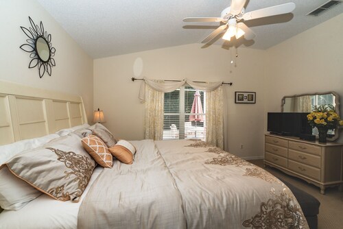 Located in Beautiful Country Club of Mount Dora
