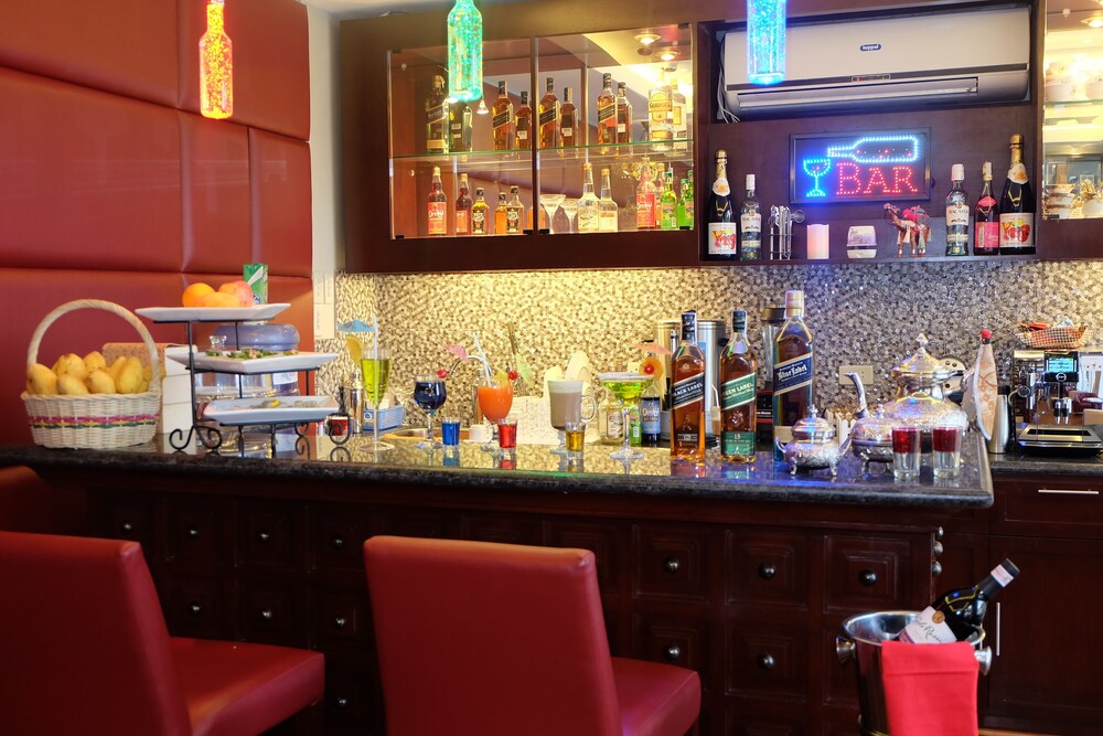 Hotel Bar