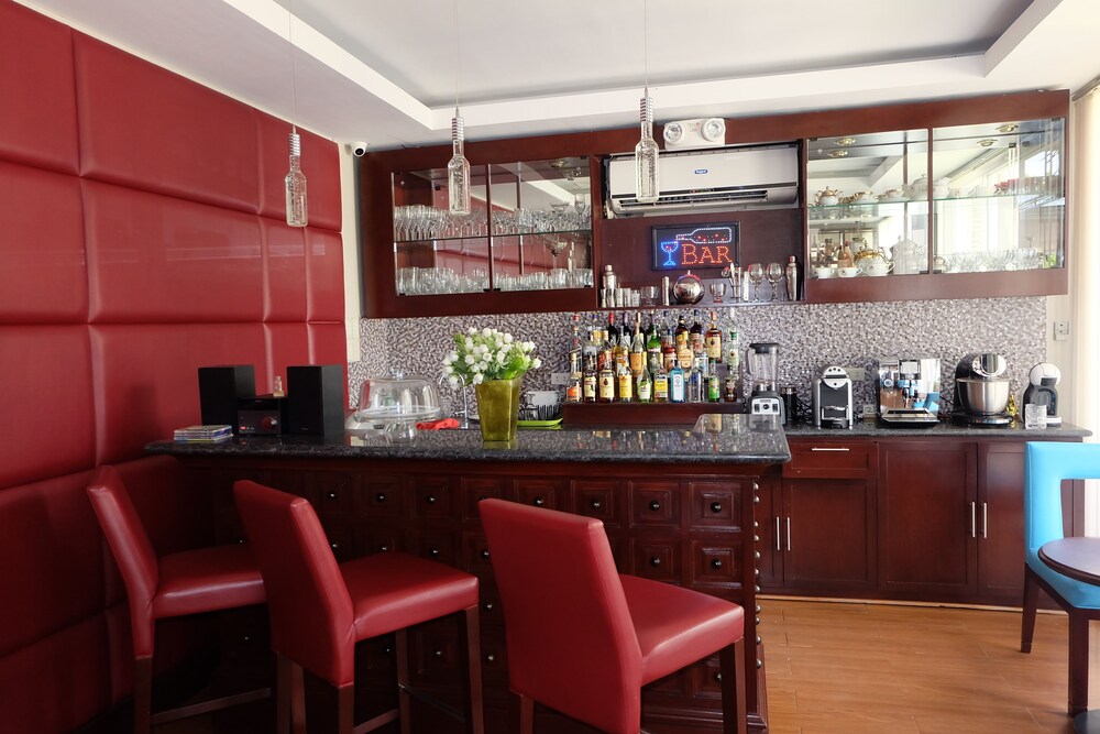 Hotel Bar