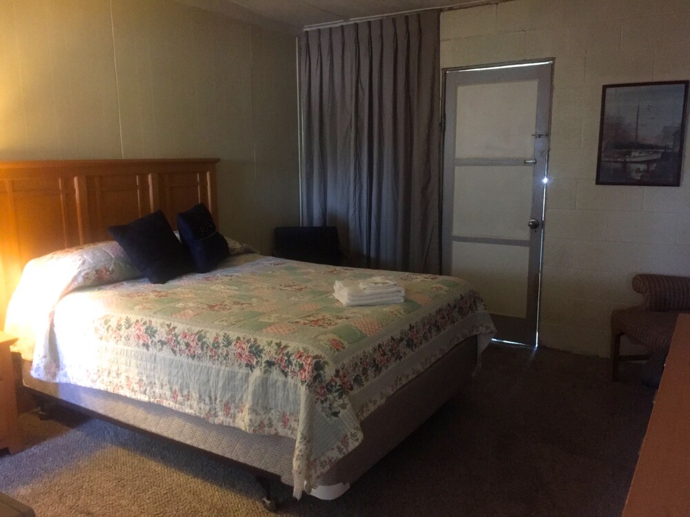 Apartment, 1 Queen Bed (No in room shower) - Room