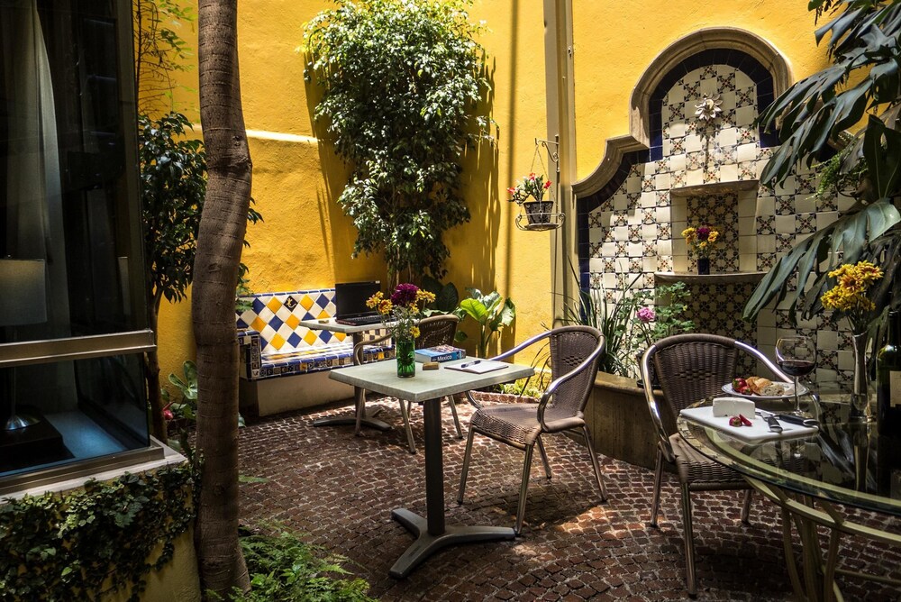 Jardines del establecimiento