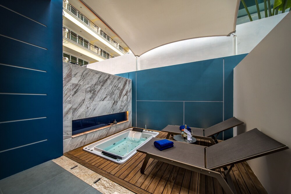 Jetted Tub