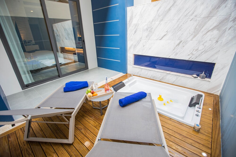 Jetted Tub