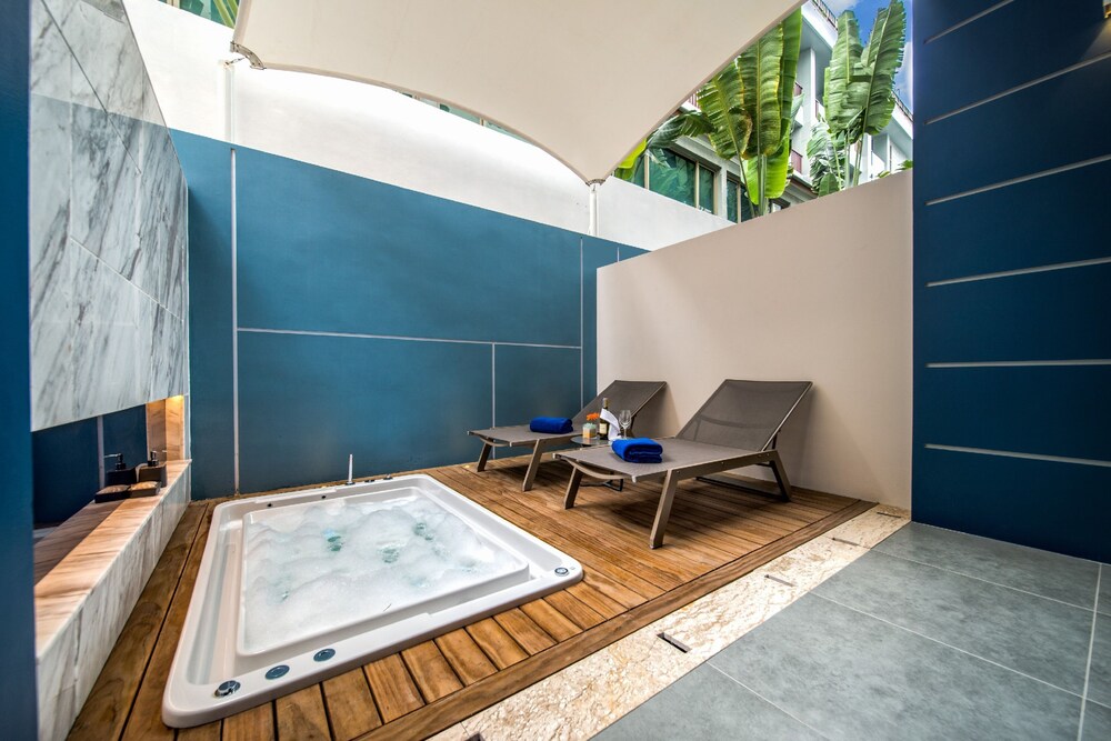 Jetted Tub