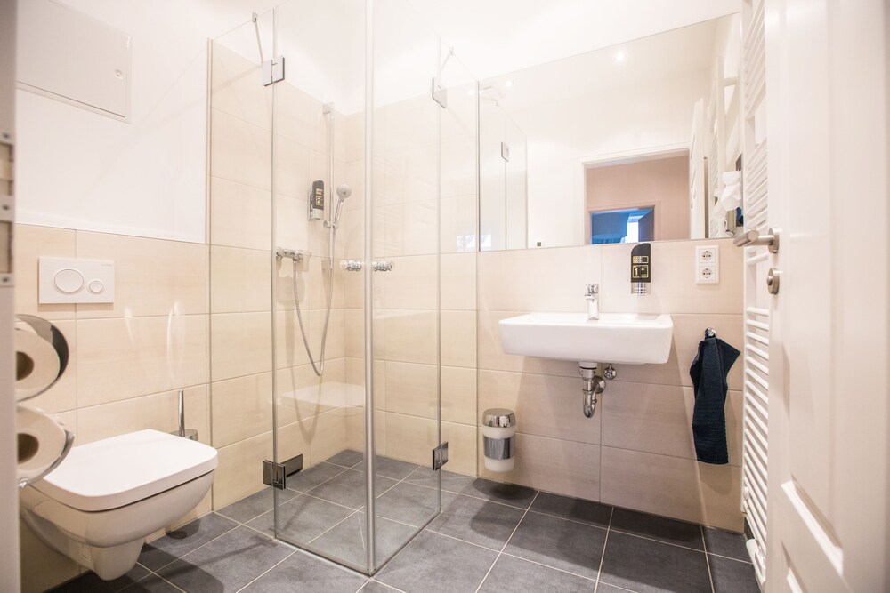 Badezimmer (Doppelzimmer, Gemeinschaftsbad (Balcony))
