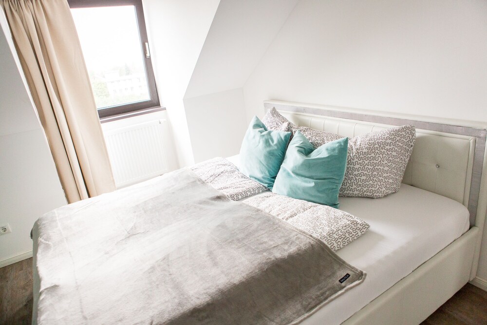 Zimmer (Penthouse, eigenes Bad)