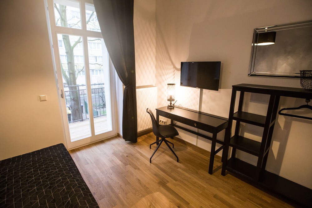 Zimmerausstattung (Doppelzimmer, Gemeinschaftsbad (Balcony))