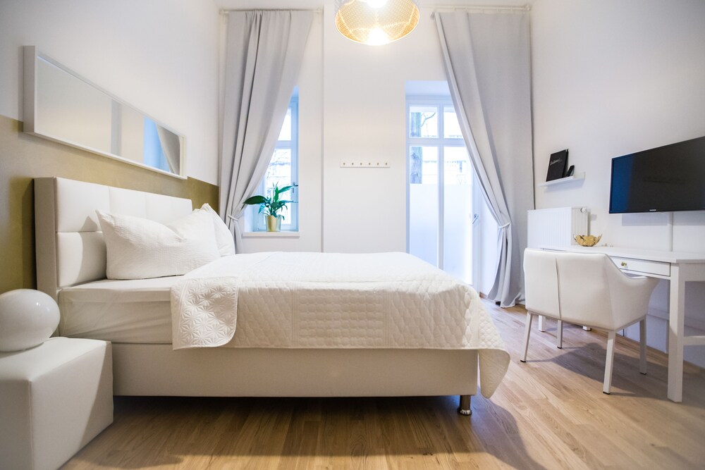 Zimmer (Dreibettzimmer, Gemeinschaftsbad)