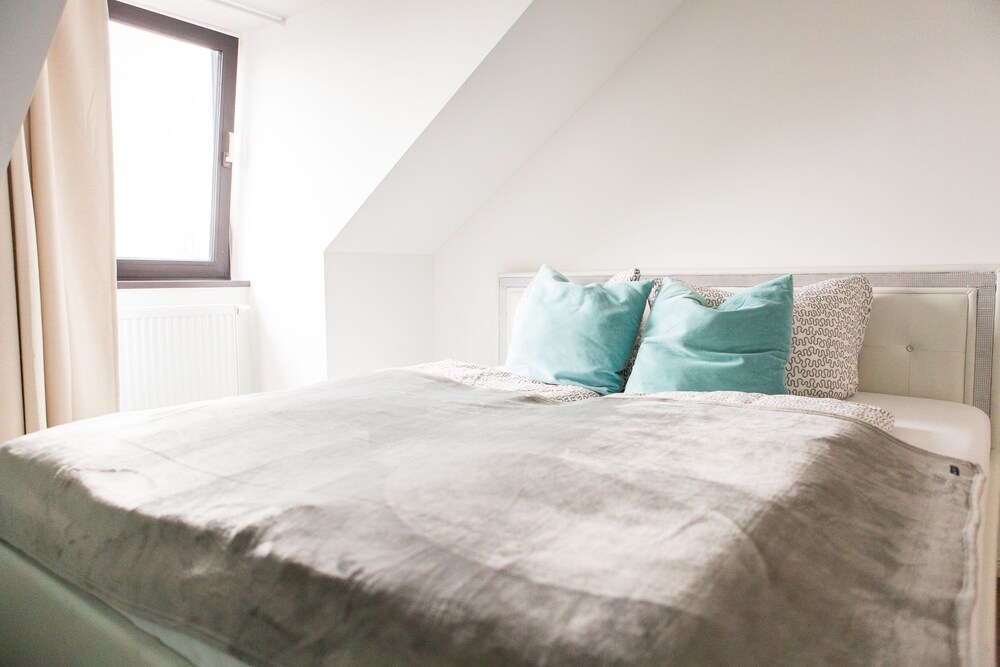 Zimmer (Penthouse, eigenes Bad)