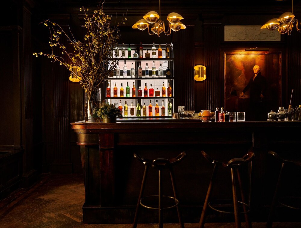 Hotel Bar