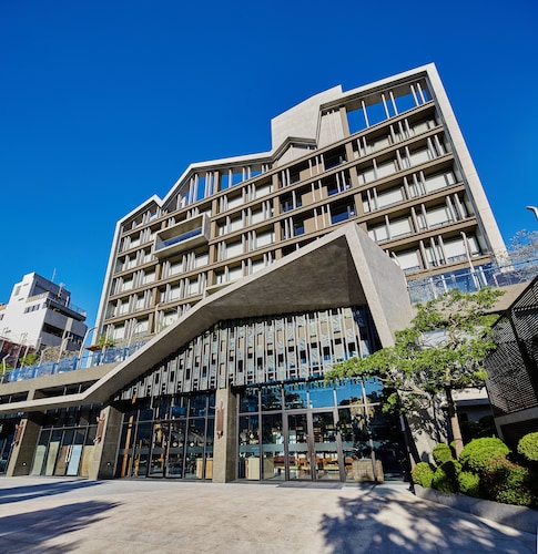 U.I.J Hotel & Hostel