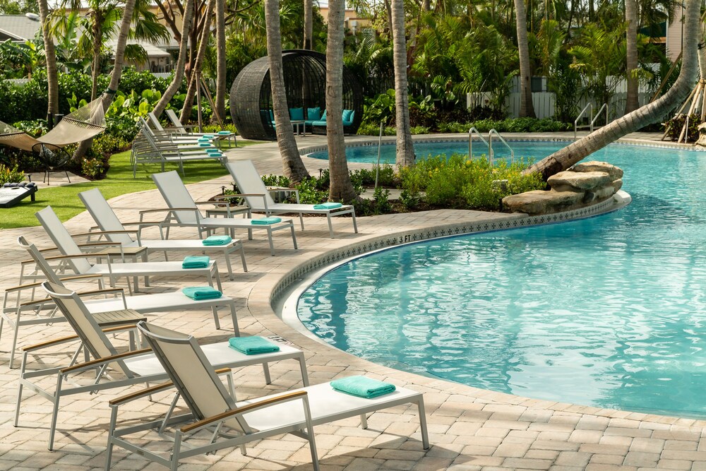 Outdoor pool, Havana Cabana at Key West