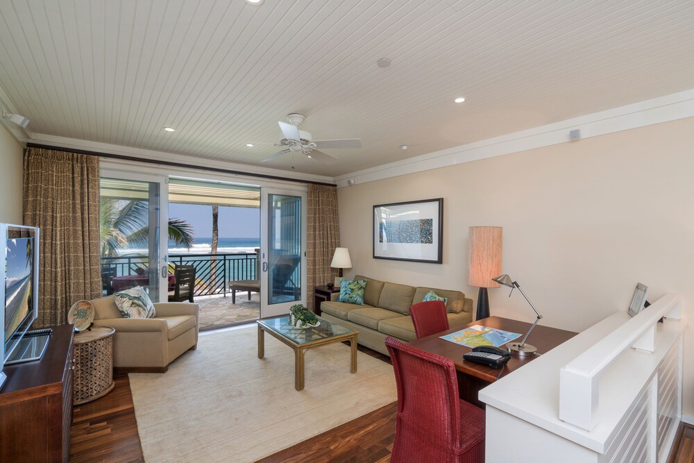 Panoramic Villa, 1 Queen Bed with Sofa bed, Kitchen, Ocean View (Villa 317) - Living Room