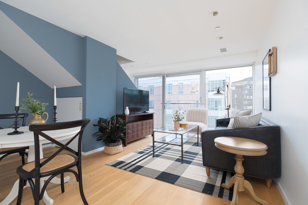 Deluxe Apartment, 1 Bedroom - Living Area
