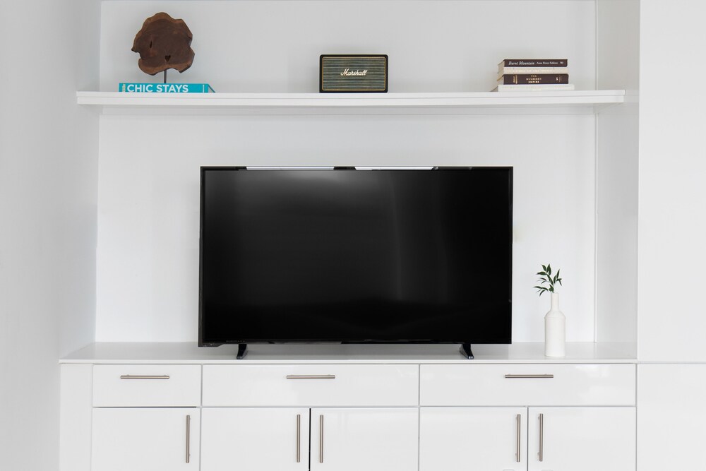 City Apartment, 2 Bedrooms - Television