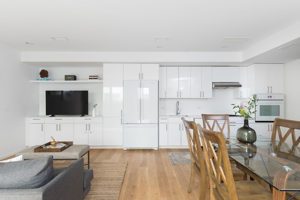 City Apartment, 2 Bedrooms - Private Kitchen