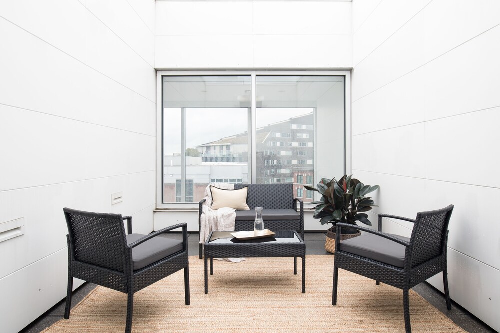 Deluxe Apartment, 1 Bedroom - Living Area
