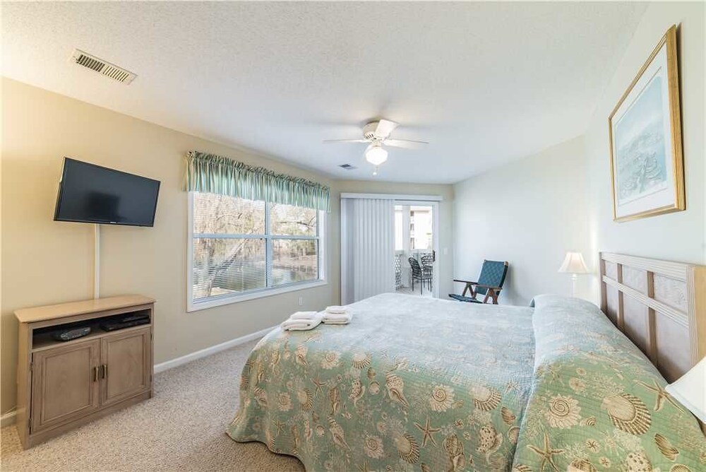 Condo, 2 Bedrooms, Balcony, Lake View (Shorehaven 1 J1) - Featured Image