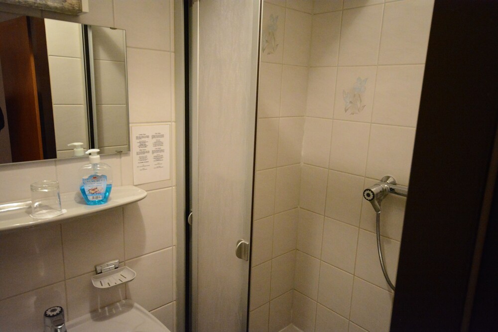 Dusche im Bad