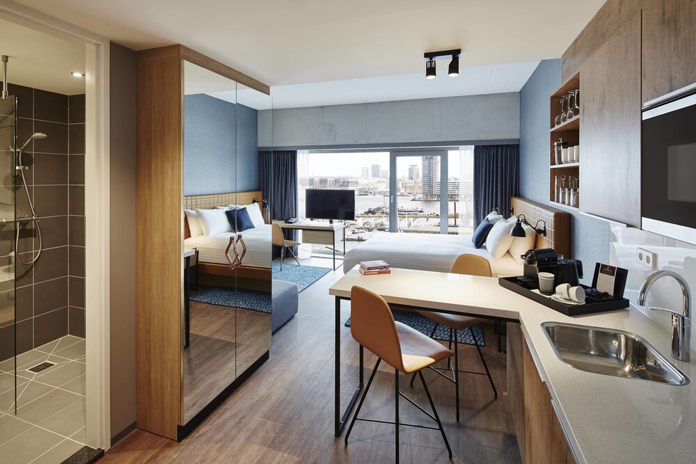 Studio, 1 Queen Bed - Guestroom