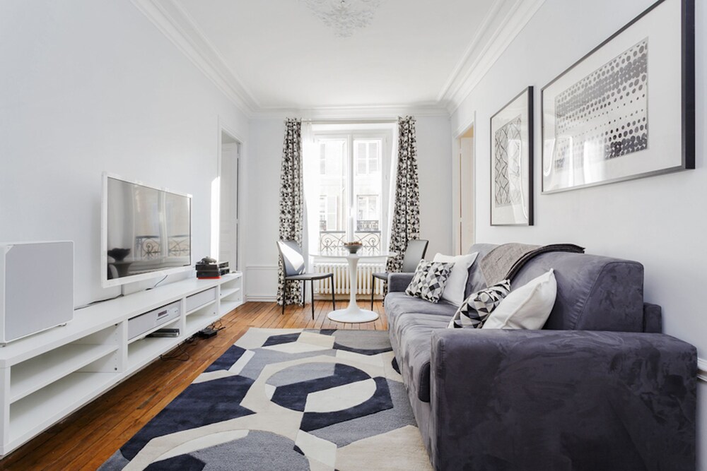 Apartment, 2 Bedrooms - Living Area