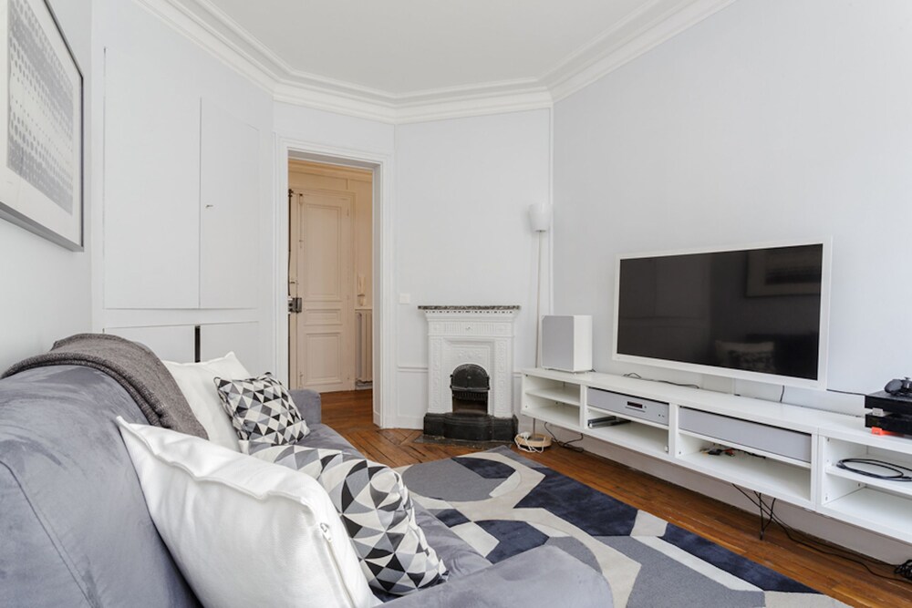 Apartment, 2 Bedrooms - Living Area