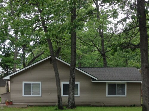 2 Bedroom/ 1 Bath Houghton Lake Getaway