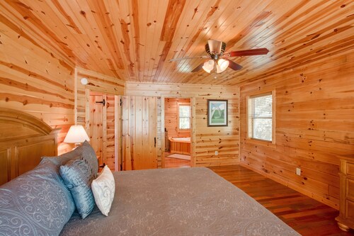 For Tranquility, Entertainment And Peace, This Is The Home!