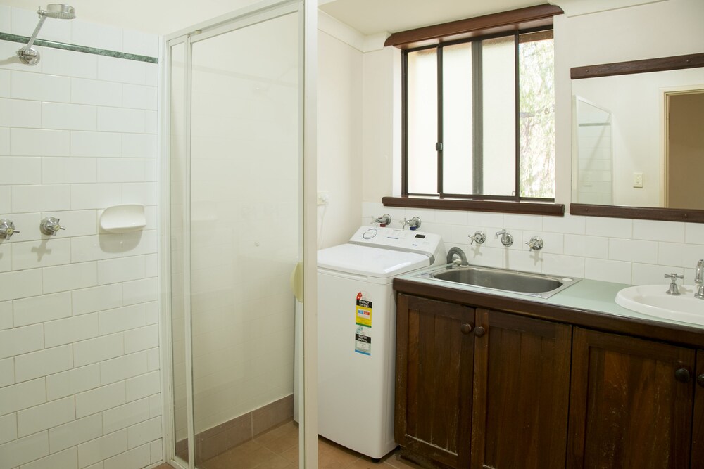 Cottage, 2 Bedrooms, Accessible, Fireplace, Wiry Wattle A - Bathroom