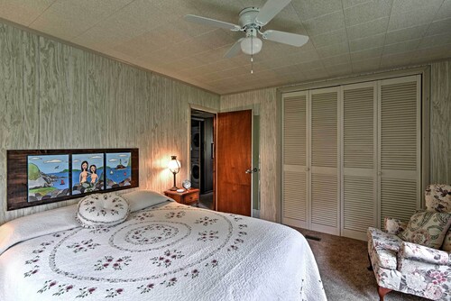 Cozy Lakefront Hernando House w/ Covered Patio!