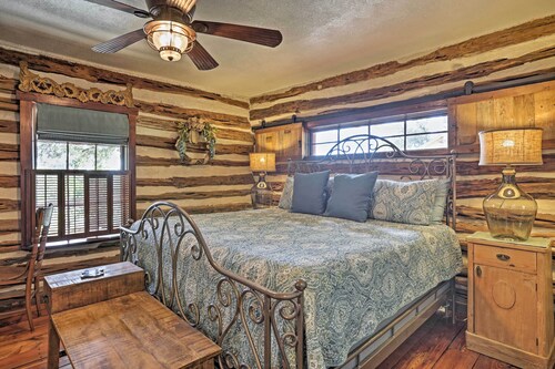 'Gruene Cabin' - Pet Friendly New Braunfels Studio