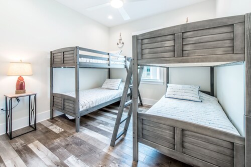 Luxury in 30A ~ Grayton Beach-4 Bikes-Pool ~FAB Location ~3BR Grayt Paradise