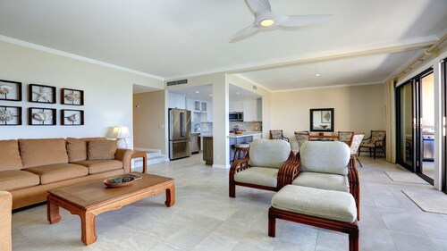 Fully Remodeled Oceanfront Condo - Makena Surf F-202