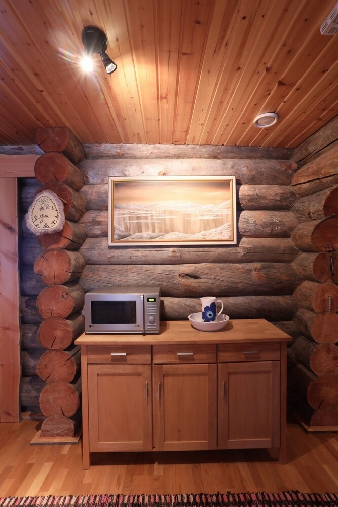 Traditional Chalet, 2 Bedrooms, Sauna, Lakeside - In-Room Dining