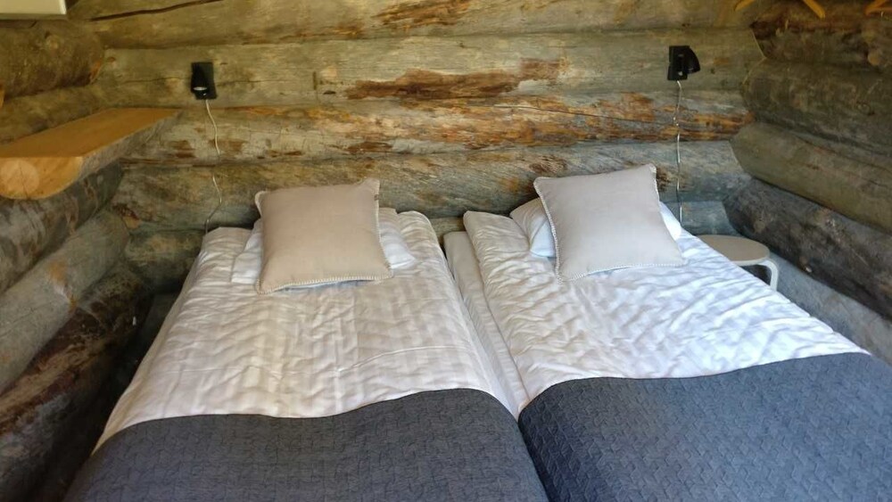 Traditional-chalet, 2 makuuhuonetta, Sauna, Järvinäköala - vierashuone