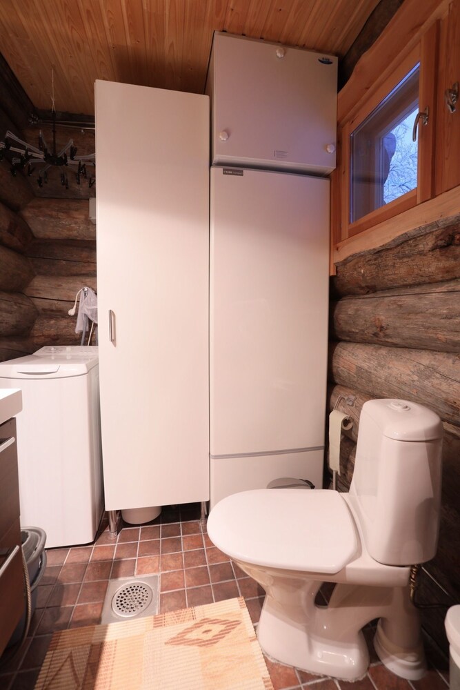 Traditional Chalet, 2 Bedrooms, Sauna, Lakeside - Bathroom