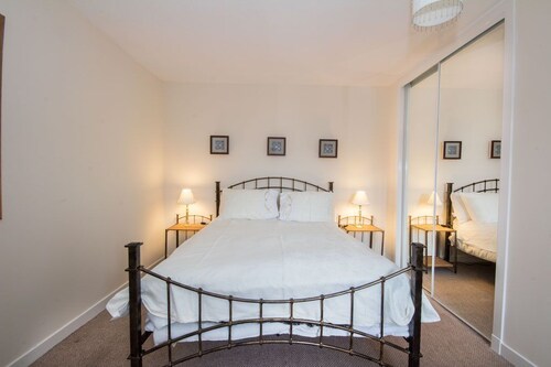 Large holiday home in the centre of Cromarty - pet friendly.