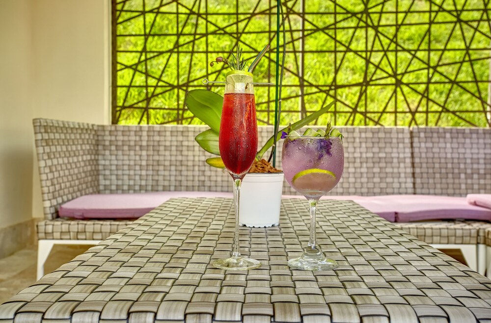 Poolside Bar