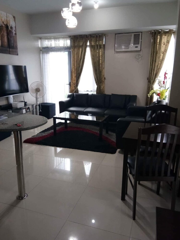 Family Condo, 2 Bedrooms, Pool Access, Garden Area - Living Area
