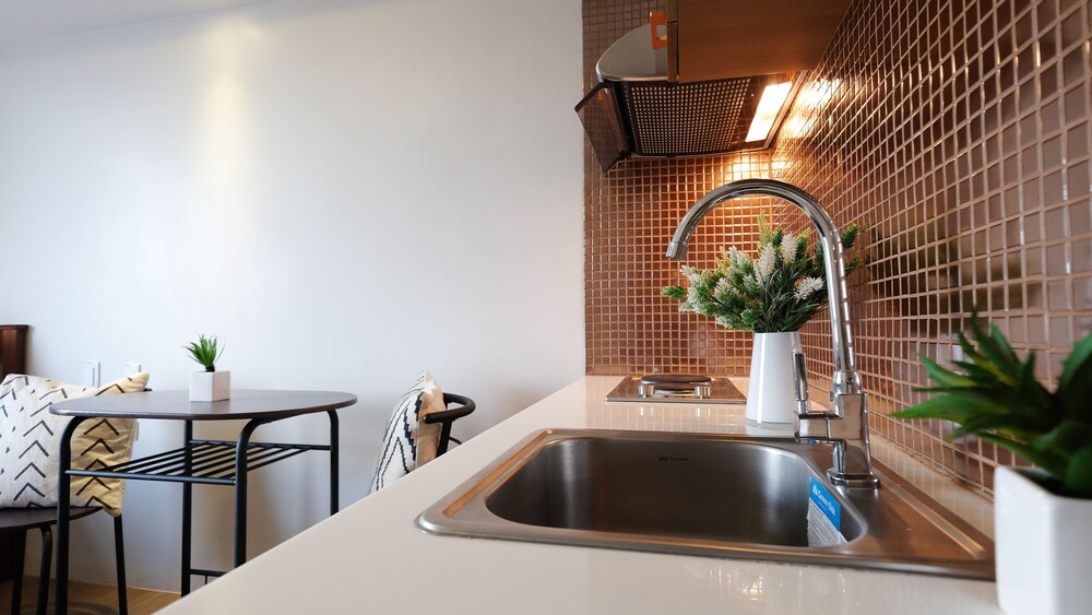 Studio - In-Room Kitchenette