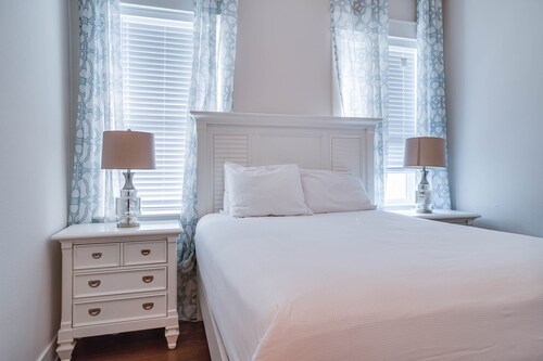 30A Family Friendly Paradise! - Pool, Beach, The Hub & Fun in the Sun! :)