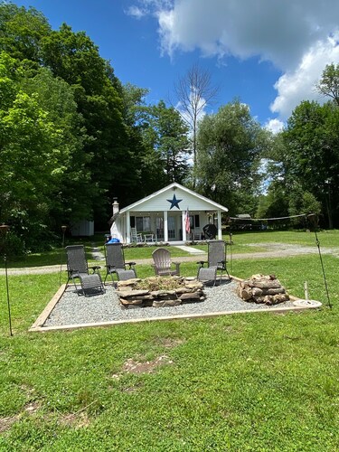 Great Getaway Lake Front Cottage.