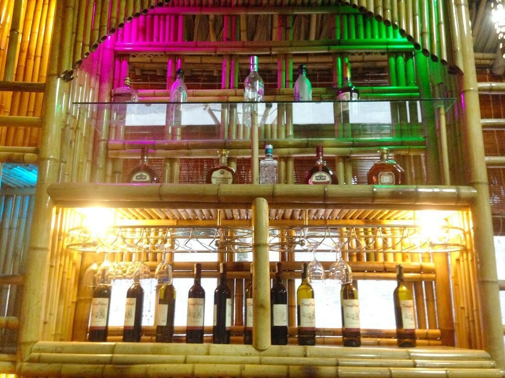 Hotel Bar