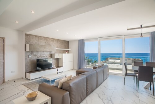 Villa Apartments with direct sea views and private pool