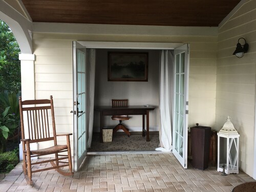 Quiet Private Cottage @ Summerwood
